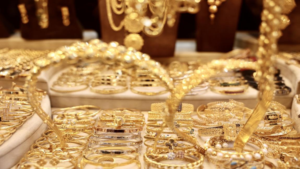 انخفاض أسعار الذهب محليا إلى 87.90 دينارا للغرام
